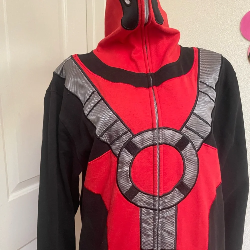 Deadpool jacket - Picture 2 of 7